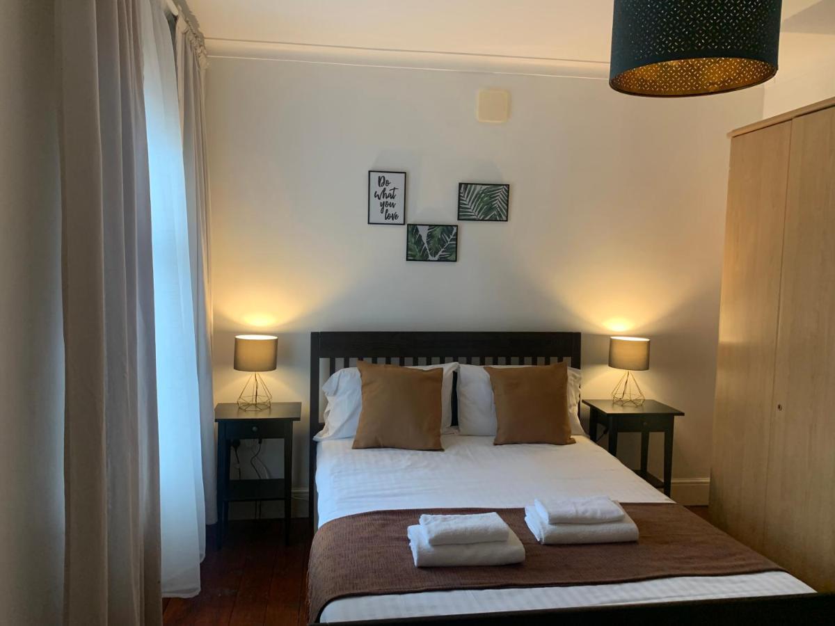 Unique 2 Bedroom Apartment In London/ Excel / Olympic City Close To Central Line Tube Station With Gated Parking Space Exteriör bild